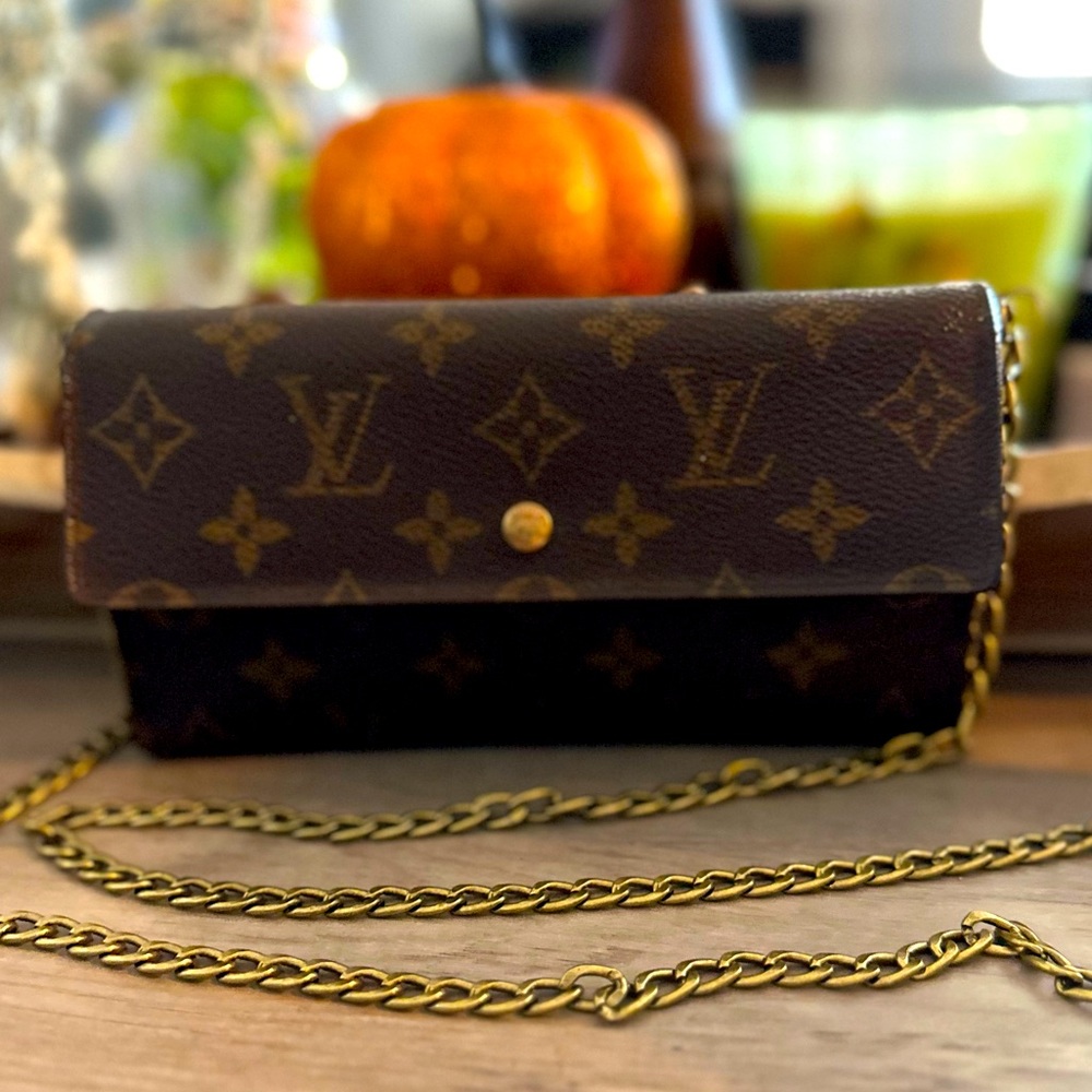Louis Vuitton Monogram Porte Tresor
International Trifold Long
Wallet &converter